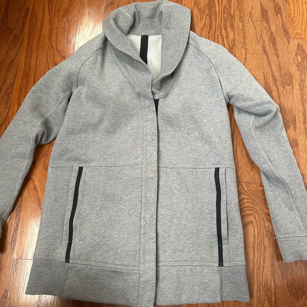 Lululemon Gray Women's Jacket with Black Accents
